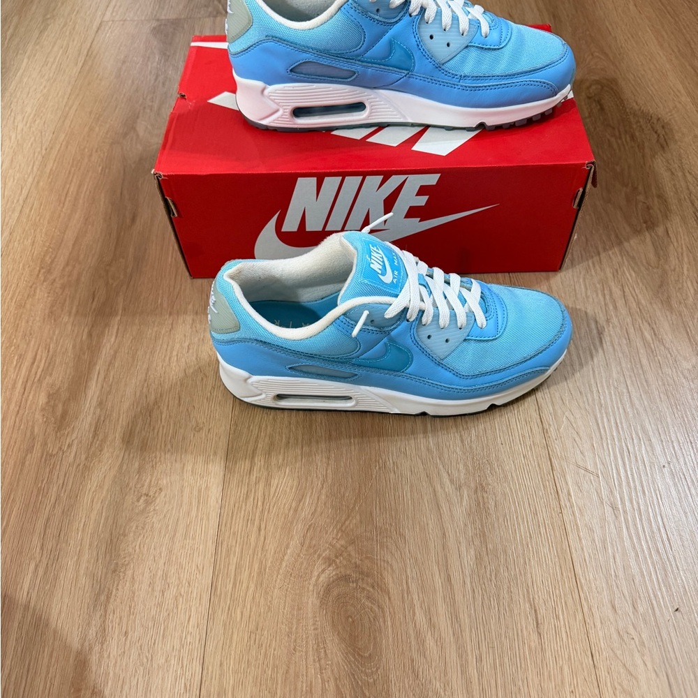 Nike Air Max “Ocean Bliss” Sneakers. EUC. Only worn once. - Picture 2 of 11